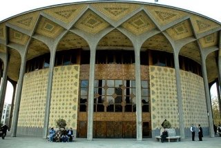 نمایشگاه کتاب تئاترشهر در مردادماه