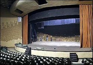 از 18 فروردین سال جاری  تا 23 مردادماه  53 هزار و 419 نفر از نمایش های مجموعه تئاترشهر دیدن کرده اند