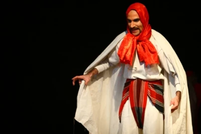 بالن در محوطه تئاتر شهر