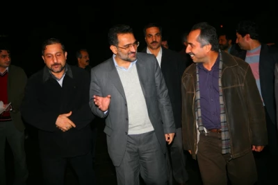 گزارش تصویری / در پی ترک برداشتن دیواره تالار قشقایی وزیر فرهنگ و ارشاد اسلامی از تئاتر شهر دیدن کرد