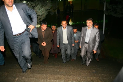 گزارش تصویری / در پی ترک برداشتن دیواره تالار قشقایی وزیر فرهنگ و ارشاد اسلامی از تئاتر شهر دیدن کرد