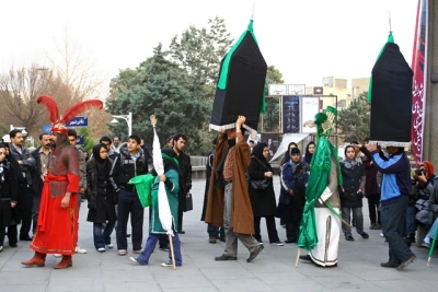 تئاتر شهر عاشورایی شد