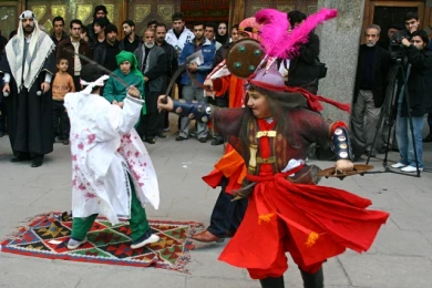 تئاتر شهر عاشورایی شد
