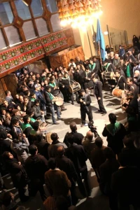 در آستانه تاسوعای حسینی تالار اصلی مجموعه تئاتر شهر مملو از تماشاگر ان عزا دار بود