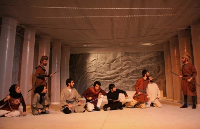 گزارش تصویری از نمایش بهرام چوبینه کارگردان شکر خدا گودرزی اجرا در تالار قشقایی تئاتر شهر