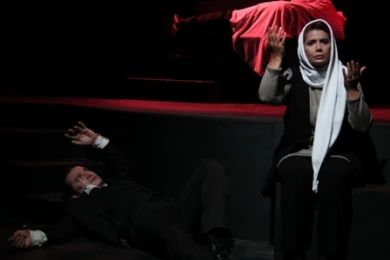 نمایش " رقص زمین " در دو نوبت اجرا می شود