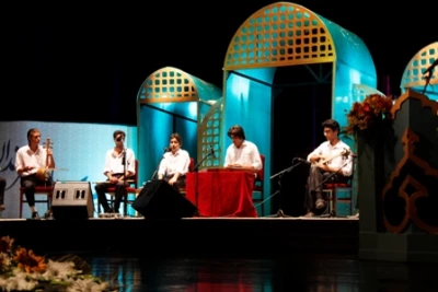 مراسم عصری با هنر مندان با حضور معاون هنری وزارت فرهنگ وارشاد اسلامی حمید شاه آبادی