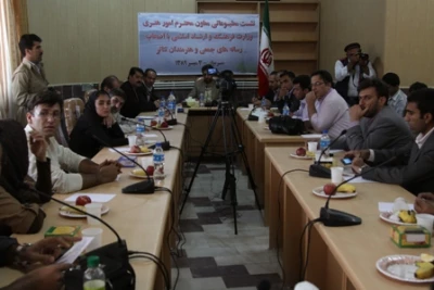 گزارش تصویری از مراسم اختتامیه پنجمین جشنواره تئاتر خیابانی مریوان