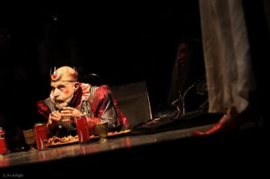 گزارش تصویری از نمایش " هملت ماشین " کار ناصر حسینی مهر در تالار سایه