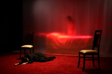 گزارش تصویری از نمایش " دهانی پر از پرنده " کار فارس باقری در کارگاه نمایش