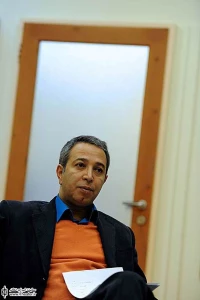 مدیر عامل خانه هنرمندان ایران خبر داد:

 نهاد اجتماعی هنر سال 90 تاسیس می شود