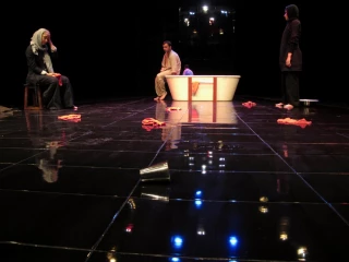 مهمانان ویژه" لارنس راهب ..." در بیست و نهمین روز خرداد 

ابراهیم حاتمی کیا ، محمود استاد محمد ، حبیب رضایی و ..