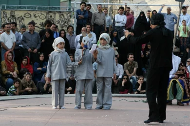 پانزدهمین جشنواره بین المللی نمایش های آیینی و سنتی در تئاترشهر-19

گزارش تصویری از نمایش های روز سوم