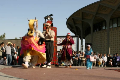 پانزدهمین جشنواره بین المللی نمایش های آیینی و سنتی در تئاترشهر-19

گزارش تصویری از نمایش های روز سوم