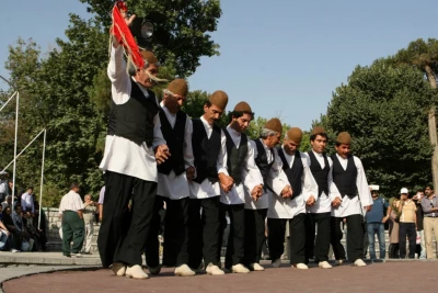 پانزدهمین جشنواره بین المللی نمایش های آیینی و سنتی در تئاترشهر-19

گزارش تصویری از نمایش های روز سوم