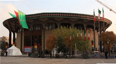 گزارش تصویری

آماده سازی محوطه تئاتر شهر به مناسبت برگزاری ویژه برنامه های شب های واقعه / عکاس : امیر خدامی