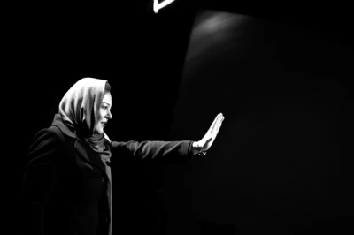 'گزارش تصویری 

آفتاب از میلان طلوع می کند/ عکاس : مهدی آشنا