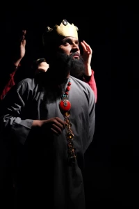 گزارش تصویری 

نمایش باروی بلند بابل/ عکاس : لیلی صدیق