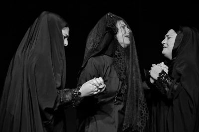 گزارش تصویری

نمایش خانه پدری / عکاس : محمد وفایی