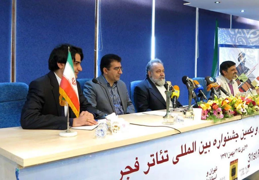 حضور قادرآشنا،سعیدکشن فلاح و پیمان شریعتی

 نشست رسانه ای سی ویکمین جشنواره بین المللی تئاتر فجر