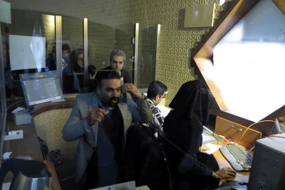 'گزارش تصویری 

استقبال دانشجویان از فروش بلیت های جشنواره تئاتر فجر/ عکاس: رضا معطریان