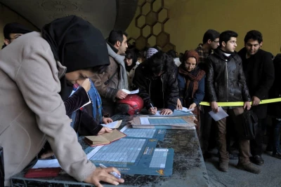'گزارش تصویری 

استقبال دانشجویان از فروش بلیت های جشنواره تئاتر فجر/ عکاس: رضا معطریان
