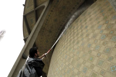 گزارش تصویری / 2

شستشوی نمای بیرونی تئاتر شهر / عکاس : رضا معطریان