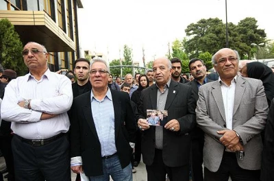 گزارش تصویری

مراسم تشییع پیکر زنده یاد سعدی افشار / عکاس : مهدی آشنا