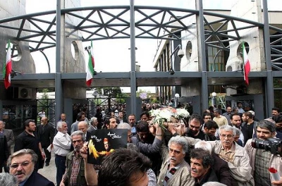 گزارش تصویری

مراسم تشییع پیکر زنده یاد سعدی افشار / عکاس : مهدی آشنا