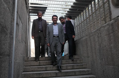 گزارش تصویری

مراسم افتتاحیه کافه تریا و سالن انتظار تالار قشقایی / عکاس : مهدی آشنا