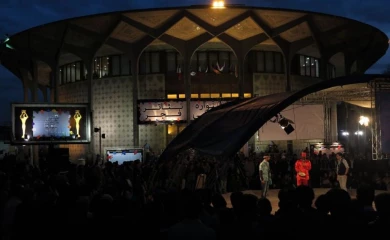 گزارش تصویری

محوطه تئاتر شهر در ایام جشنواره بین المللی تئاتر فجر / عکاس: رضا معطریان