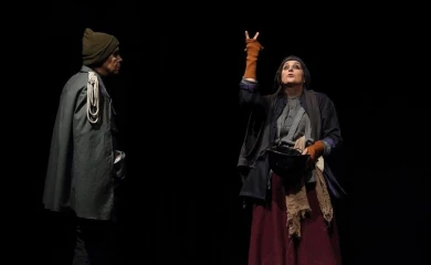 گزارش تصویری

نمایش « ننه دلاور و فرزندان او » / عکاس: سیامک زمردی مطلق