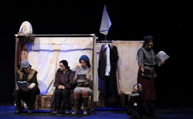 گزارش تصویری

نمایش « ننه دلاور و فرزندان او » / عکاس: سیامک زمردی مطلق