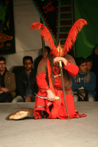 تفاوت‌های مخاطبان تعزیه در نگاه یک هنرمند شناخته شده

احمد عزیزی: تماشاگر امروزی، فقط حزن و اندوه نمی‌خواهد