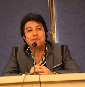 نادر برهانی مرند جراحی قلب شد

مساعد بودن حال عمومی کارگردان «مرگ فروشنده»