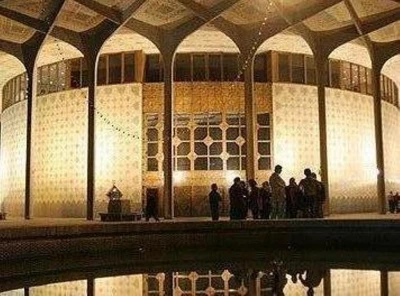 سی و سومین جشنواره بین المللی تئاتر فجر

بازی بوشهری‌ها روی لنج در محوطه تئاتر شهر
