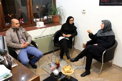 با کارکنان مجموعه تئاتر شهر در جشنواره سی و سوم تئاتر فجر - 1

 پورمحمدی: رضایت مخاطبان ارزشمند ترین دستمزد ماست