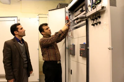 با کارکنان مجموعه تئاتر شهر در جشنواره سی و سوم تئاتر فجر- 3

داوود کلاهی : تئاتر شهر خانه من است