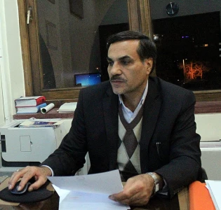 با کارکنان مجموعه تئاتر شهر در جشنواره سی و سوم تئاتر فجر-7

عباس خلیلی و تلاش کارکنان حراست برای برقراری آرامش و امنیت