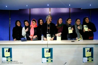 علیرضا نادری در مراسم جشن امضاء نمایشنامه کوکوی کبوتران حرم

نادری: «کوکوی کبوتران حرم» رازهای بسیاری دارد