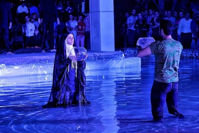شب خاص «تکه‌های سنگین سرب»

 نمایندگان مجلس و هنرمندان مهمان چهارسو شدند