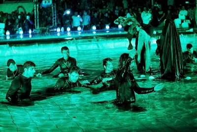 شب خاص «تکه‌های سنگین سرب»

 نمایندگان مجلس و هنرمندان مهمان چهارسو شدند