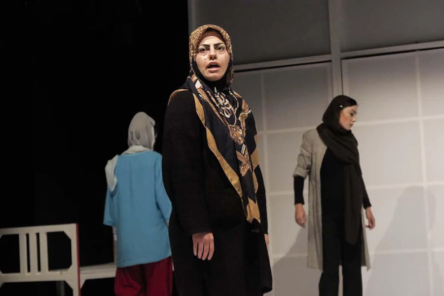 نمایش «شلتر» - تالار قشقایی 
کارگردان: امین میری 
عکس: رضا معطریان