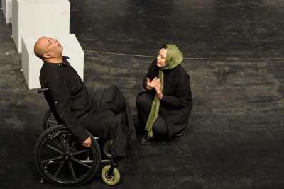 مهراوه شریفی نیا بازیگر نمایش ترن:

در ترن توانستم لحظه هایى از جنگ را زندگى کنم