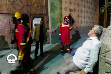 اولین مانور امداد و نجات در مجموعه تئاتر شهر 
عکس: رضا معطریان