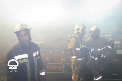 اولین مانور امداد و نجات در مجموعه تئاتر شهر 
عکس: رضا معطریان