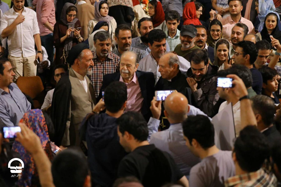 محمد علی کشاورز به تماشای «اعتراف» نشست/ شکوه حضور استاد در تالار اصلی  4