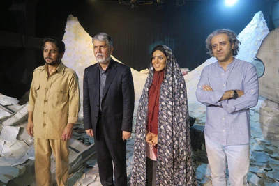 حضور وزیر فرهنگ ارشاد اسلامی در اجرای نمایش «هفت عصر هفتم پاییز»

شهید جهان آرا متعلق به گذشته نیست