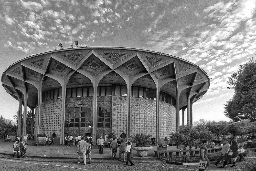 همزمان با فرارسیدن سالروز وفات حضرت معصومه (س)
نمایش های تئاتر شهر 26 آذر ماه اجرایی ندارند