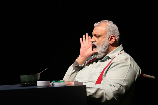 یادداشت کارگردان؛
قدم زدن در یک فضای کمتر تجربه شده ؛ «ما داریم از این خونه میریم» را در چهارسو ببینید